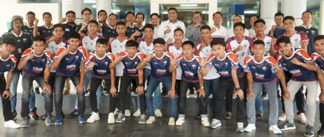 Bupati Maros Lepas Skuad Persim yang Akan Berlaga di Liga 3 Bupati Maros Lepas Skuad Persim yang Akan Berlaga di Liga 3