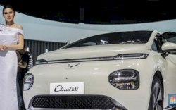 Wuling Meluncurkan Cloud EV: Mobil Listrik Inovatif dengan Desain Kabin Luas dan Fitur Canggih