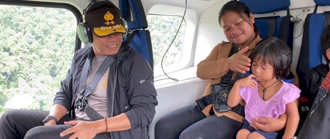 Seorang ibu hamil 9 bulan dievakuasi menggunakan helikopter milik Polda Sulsel.