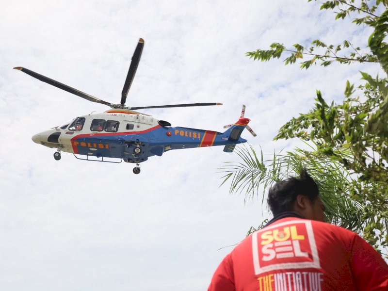 Bantuan Warga Makassar Tiba di Luwu, Dokter Udin Pimpin Distribusi via Udara