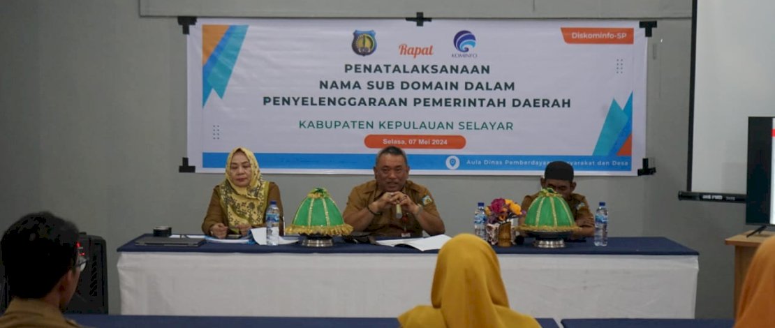 Dinas Komunikasi, Informatika, Statistik dan Persandian Kabupaten Kepulauan Selayar melalui Bidang Aptika melakukan rapat sehubungan dengan Penatalaksanaan Nama Sub Domain dalam Penyelenggaraan Pemerintah Daerah, di Aula Dinas PMD, Selasa, 7 Mei 2024. 