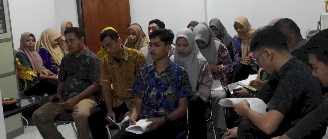 Dinas Komunikasi, Informatika, Statistik dan Persandian (Diskominfo-SP) Kabupaten Kepulauan Selayar melalukan evaluasi dan pembinaan Tenaga Non ASN, di Ruang Kerja Kadis Kominfo, Kamis, 2 Mei 2024.