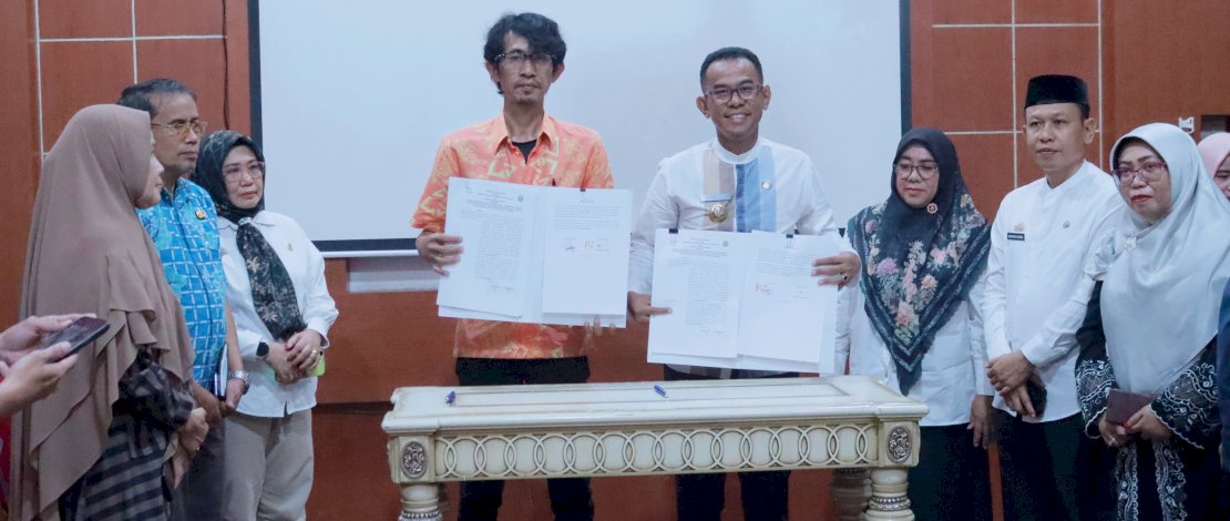 Penjabat Bupati Takalar Setiawan Aswad melakukan penandatanganan MoU dengan LPK Yayasan Shin Indonesia, di Ruang Rapat Pimpinan Kantor Bupati Takalar, Rabu, 8 Mei 2024.