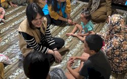 Pemprov Sulsel Beri Pendampingan Trauma Healing kepada Anak-anak dan Perempuan Korban Banjir dan Longsor