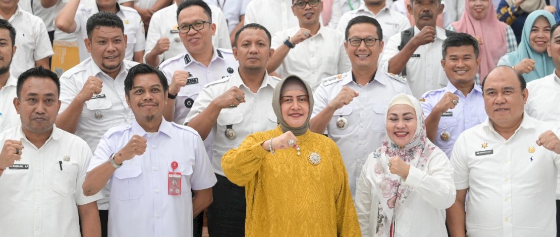 Ketua TP PKK Kota Makassar Indira Yusuf Ismail menghadiri Rapat Koordinasi Persiapan Lomba Kelurahan Tahun 2024, di Auditorium TP PKK Kota Makassar, Rabu, 8 Mei 2024. 
