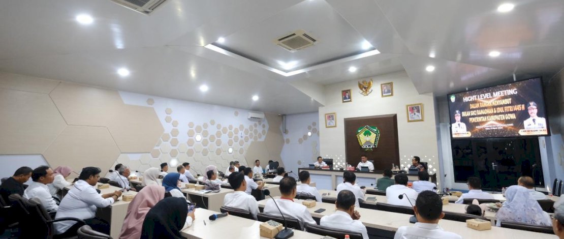 High Level Meeting dalam rangka menyambut Bulan Suci Ramadan dan Idul Fitri 1445 Hijriah di Baruga Karaeng Pattingalloang, Kantor Bupati Gowa. High Level Meeting dalam rangka menyambut Bulan Suci Ramadan dan Idul Fitri 1445 Hijriah di Baruga Karaeng Pattingalloang, Kantor Bupati Gowa.