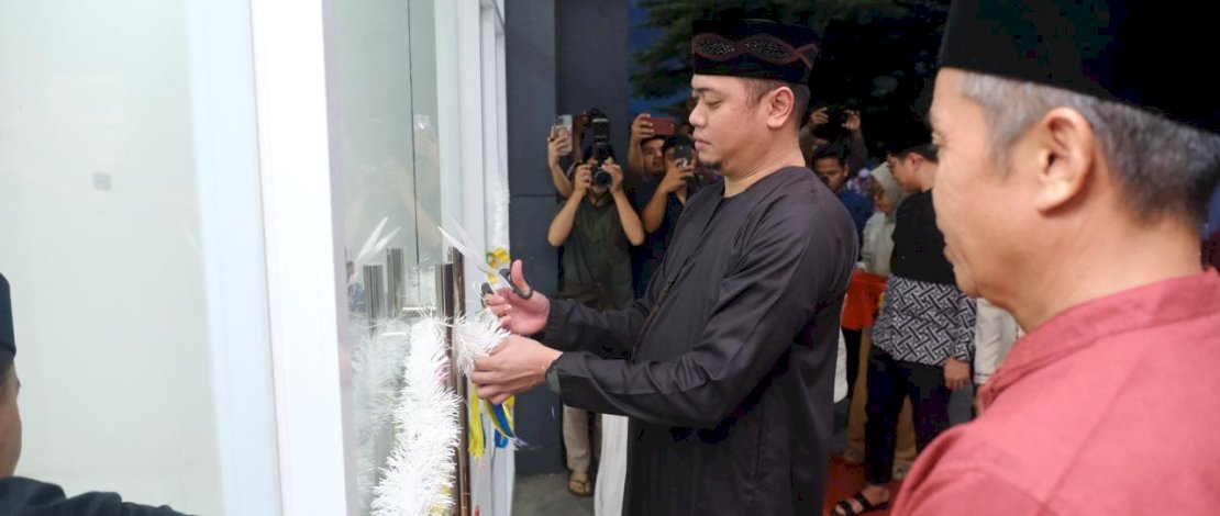 Bupati Adnan saat meresmikan Pos Pelayanan Publik Kecamatan Bungaya, Minggu (24/3).

