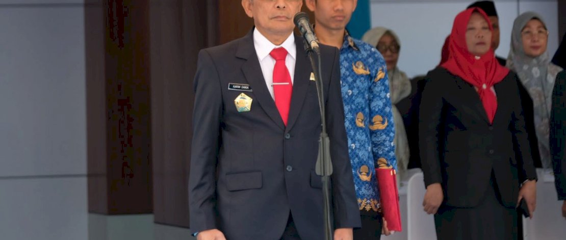 Penjabat Sekretaris Daerah Kabupaten Gowa, Abdul Karim Dania bertindak sebagai inspektur upacara pada Peringatan Hari Otonomi Daerah Ke-28 Tahun Tingkat Kabupaten Gowa di Lapangan Upacara Kantor Bupati Gowa, Kamis, 25 April 2024.