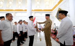 Bupati Adnan Lepas 641 Jemaah Calon Haji Kabupaten Gowa