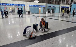 Sujud Syukur, Reaksi Jemaah Haji Kloter I Embarkasi Makassar Tiba di Madinah