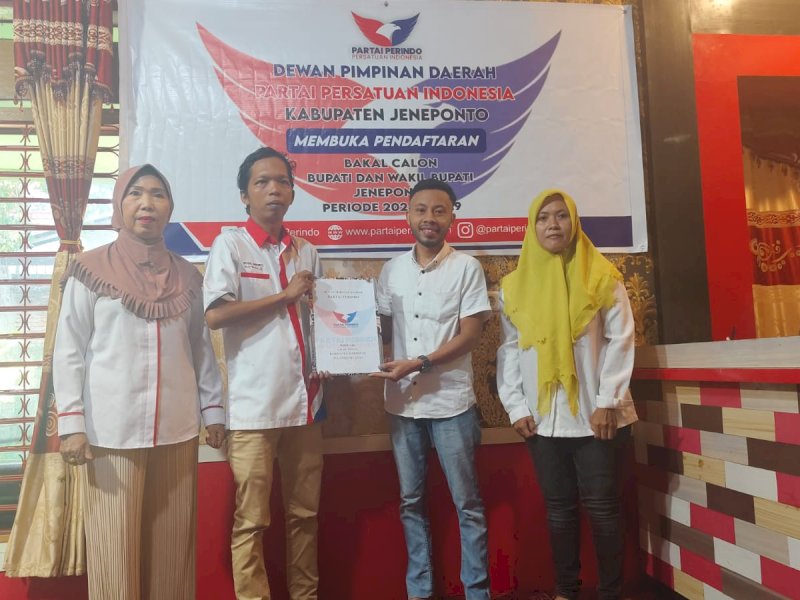 Paket Muhammad Sarif-Moch Nur Alim Qalby Jadi Pendaftar Pertama di Perindo Jeneponto