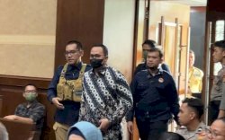 Terungkap di Persidangan Soal Tas Dior, Ternyata Dipesan Ajudan SYL