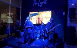 The Light Mercure Makassar Nexa Pettarani Hadirkan Malam Spesial Live Musik Bersama Blue C Band