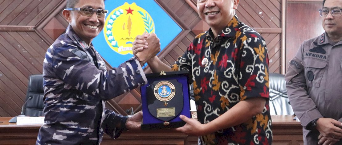 Danlatamal VI Makassar Sulawesi Selatan Brigadir Jenderal TNI (Mar) Andi Rahmat M, melakukan kunjungan kerja ke Kabupaten Kepulauan Selayar, Kamis, 16 Mei 2024. Danlatamal VI Makassar Sulawesi Selatan Brigadir Jenderal TNI (Mar) Andi Rahmat M, melakukan kunjungan kerja ke Kabupaten Kepulauan Selayar, Kamis, 16 Mei 2024.