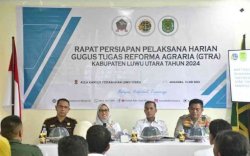 Lutra Pelaksana Redistribusi Terbaik Nasional, Indah Putri Dapat Penghargaan