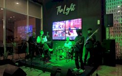 Mercure Makassar Nexa Pettarani Hidupkan Suasana Jazz di Acara Spesial "Down Wine Jazz"