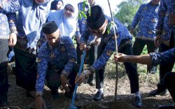 Hari Pertama Kerja sebagai Pj Gubernur Sulsel, Prof Zudan Canangkan Gerakan Sulsel Menanam