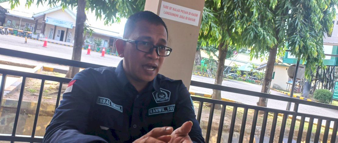 Sekretaris PPIH Embarkasi Makassar Ikbal Ismail. Sekretaris PPIH Embarkasi Makassar Ikbal Ismail.