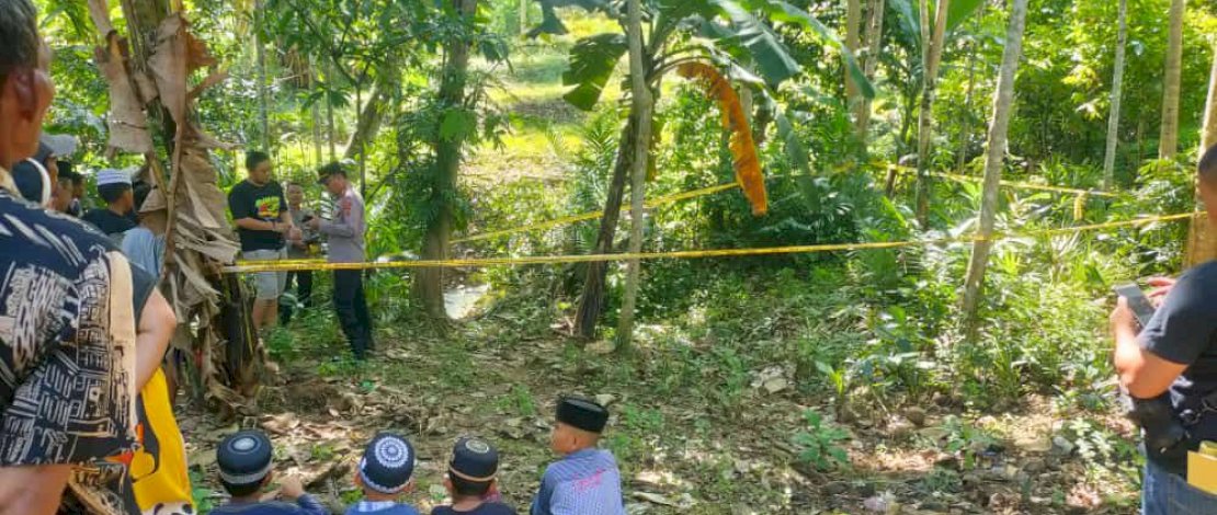 BREAKINGNEWS: Warga Bone Geger Penemuan Granat Nanas di Desa Lattekko