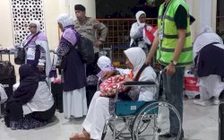 PPIH Imbau Jemaah Gunakan Jasa Pendorong Kursi Roda Resmi saat di Masjidil Haram