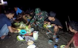 Kehangatan TNI dan Warga Pammesakang dalam Proyek TMMD ke-120