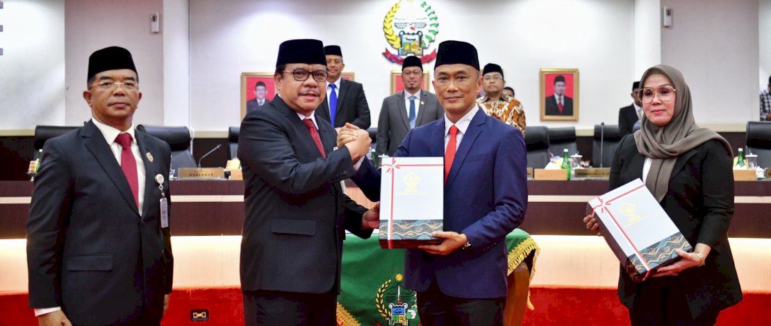 Penyerahan Laporan Hasil Pemeriksaan (LHP) Laporan Keuangan Pemerintah Daerah (LKPD) pada Rapat Paripurna yang digelar di DPRD Sulsel di Kantor DPRD Sulsel, Rabu, 29 Mei 2024. Penyerahan Laporan Hasil Pemeriksaan (LHP) Laporan Keuangan Pemerintah Daerah (LKPD) pada Rapat Paripurna yang digelar di DPRD Sulsel di Kantor DPRD Sulsel, Rabu, 29 Mei 2024.