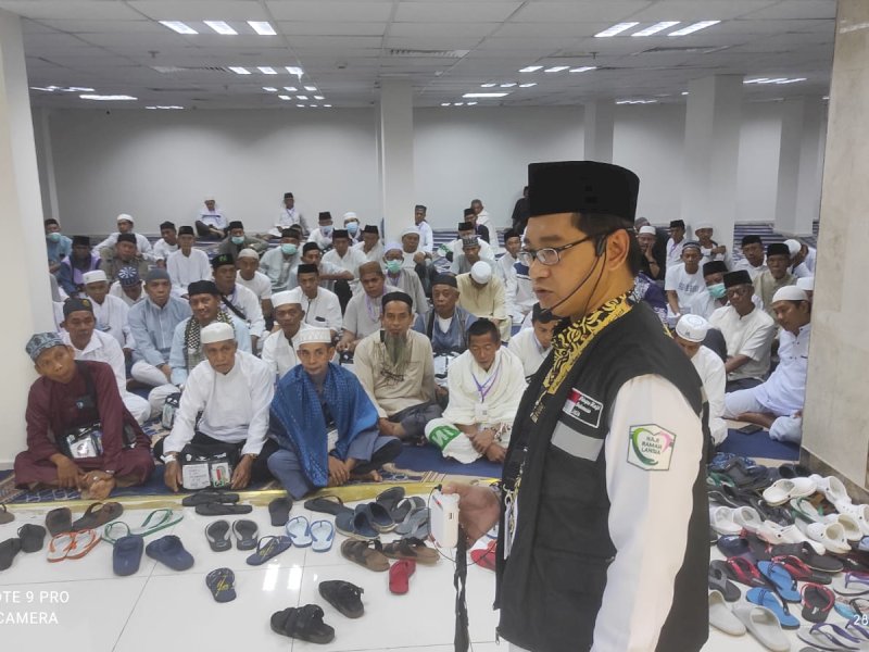 Jemaah Kloter 8 Embarkasi Makassar Ikuti Edukasi Melalui Visitasi di Mekkah