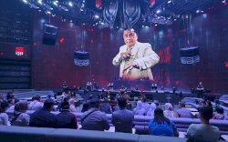 Ramai-ramai Tolak W Super Club Milik Hotman Paris!