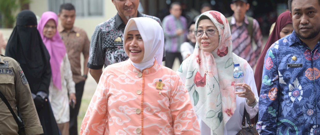 Indira Yusuf Ismail turun langsung meninjau kesiapan Kelurahan Manggala mengikuti Lomba Kelurahan.
