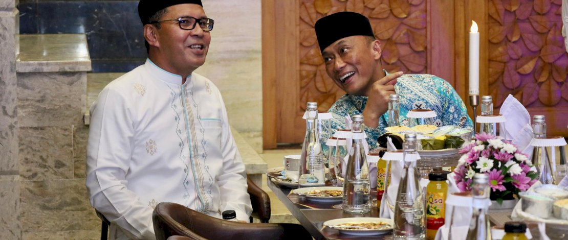 Pj Gubernur Sulsel Prof Zudan Arif Fakrulloh menyambangi kediaman pribadi Wali Kota Makassar Moh Ramdhan Pomanto di Amirullah, Jumat (31/5/2024) malam.