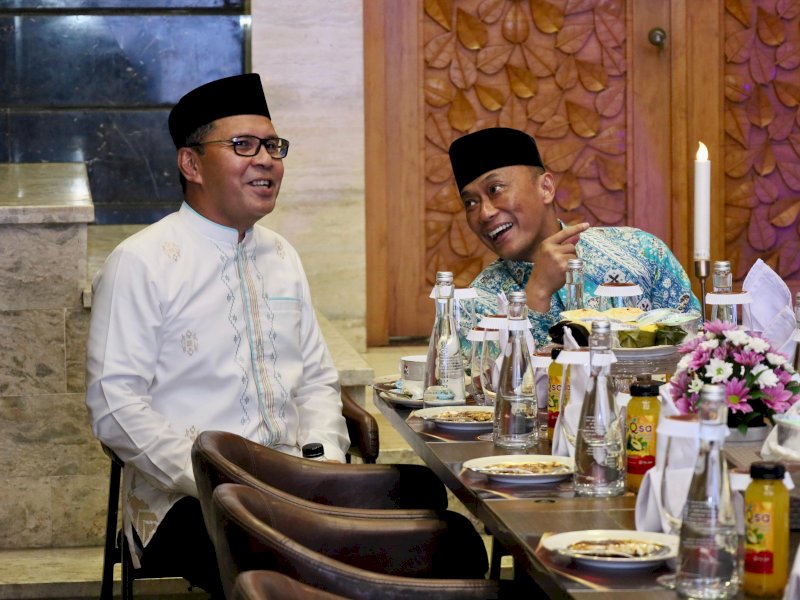 Malam-Malam, Pj Gubernur Sulsel Prof Zudan Datangi Danny Pomanto di Amirullah