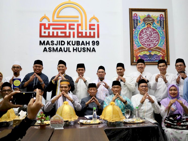Danny Pomanto Dampingi Pj Gubernur Prof Zudan Hadiri Ngaji Bareng UAS di Masjid 99 Kubah
