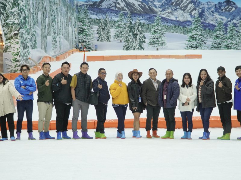 Trans Snow World Makassar Gelar Corporate Gathering "Winter Country Road" dengan Nuansa Texas Bersalju