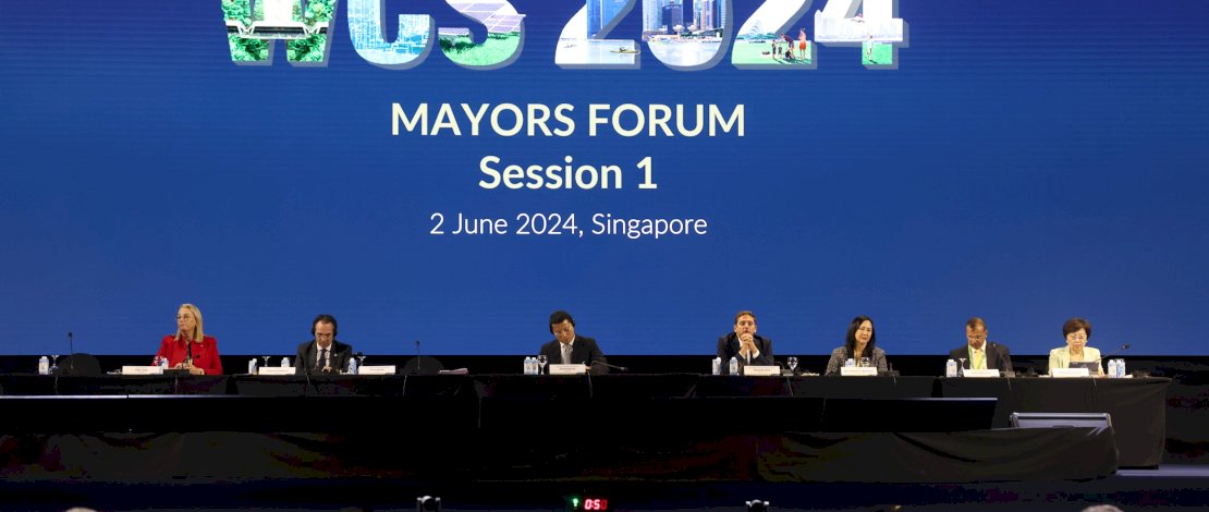 Wali Kota Makassar Moh Ramdhan "Danny" Pomanto sharing pengalaman di hadapan wali kota se-dunia dalam agenda Mayor Forum World Cities Summit (WCS) 2024, di Singapura, Minggu, 2 Juni 2024. Wali Kota Makassar Moh Ramdhan "Danny" Pomanto sharing pengalaman di hadapan wali kota se-dunia dalam agenda Mayor Forum World Cities Summit (WCS) 2024, di Singapura, Minggu, 2 Juni 2024.