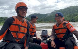 Niat Liburan Bersama Teman, Remaja di Soppeng Terseret Arus Sungai, SAR Brimob Bantu Cari Korban