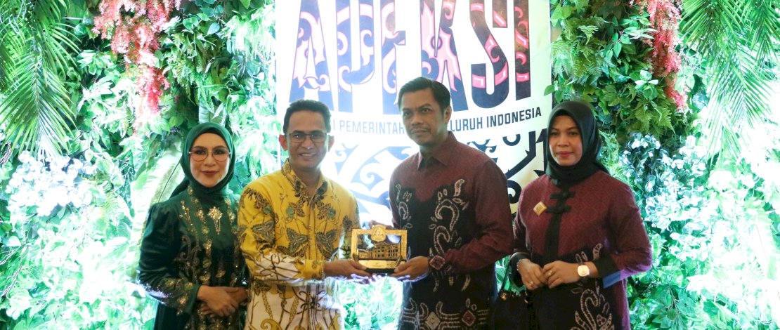 PJ Sekda Makassar Bersama Ketua DPW Hadiri Gala Dinner Apeksi XVII di Balikpapan