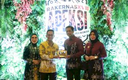 PJ Sekda Makassar Bersama Ketua DPW Hadiri Gala Dinner Apeksi XVII di Balikpapan