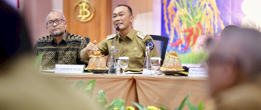Penjabat Gubernur Sulsel Prof Zudan pada pertemuan High Level Meeting (HLM) TPID bersama Forkopimda dan Bupati/Wali kota se Sulsel, di Baruga Phinisi lantai 4 Kantor Perwakilan BI, Selasa, 4 Juni 2024. Penjabat Gubernur Sulsel Prof Zudan pada pertemuan High Level Meeting (HLM) TPID bersama Forkopimda dan Bupati/Wali kota se Sulsel, di Baruga Phinisi lantai 4 Kantor Perwakilan BI, Selasa, 4 Juni 2024.