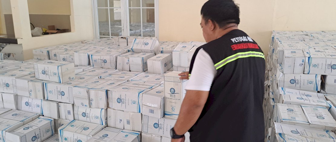 Air Zamzam dari Arab Saudi telah tiba di Asrama Haji Sudiang Makassar. Air Zamzam dari Arab Saudi telah tiba di Asrama Haji Sudiang Makassar.