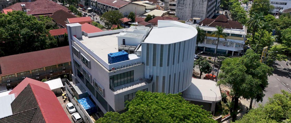 Dinas Pekerjaan Umum (PU) Kota Makassar akhirnya berhasil merampungkan pembangunan Gedung PKK dan Dekranasda, yang terletak di Jalan Thamrin, Kota Makassar.