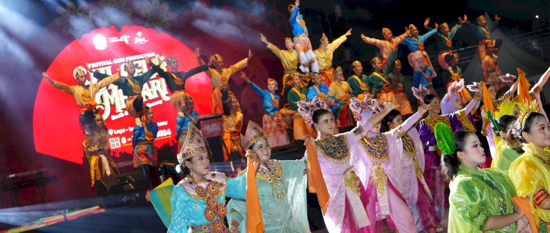 Seremoni pembukaan festival Sulsel Menari, Sabtu malam, 8 Juni 2024. Seremoni pembukaan festival Sulsel Menari, Sabtu malam, 8 Juni 2024.