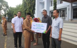 Tiga Ahli Waris Non ASN Pemkab Selayar Terima Santunan JKM dan Beasiswa BPJSTK