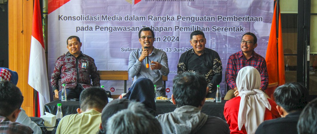 Bawaslu Sulsel menggelar konsolidasi dengan media massa dalam rangka penguatan pengawasan proses Pilkada serentak 2024. (FOTO: RISAL/BUKAMATANEWS)