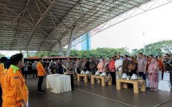Wali Kota Makassar Kukuhkan 1.800 Anggota Dewan Lorong di Tribun Lapangan Karebosi