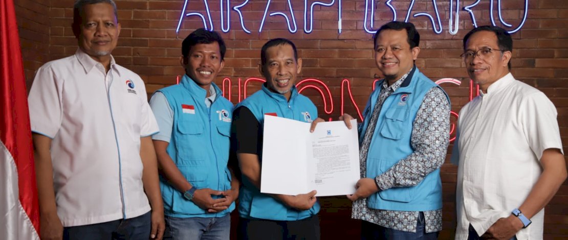 Partai Gelora Indonesia memberikan Surat Tugas secara khusus kepada Ketua Dewan Pimpinan Daerah (DPD) Kabupaten Polewali Mandar (Polman), Zainal Abidin, untuk bertarung di Pilkada.
