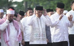 Danny Pomanto Salat Id Bersama Warga Makassar di Karebosi: Semangat Berkurban Makin Baik