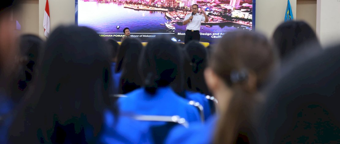 Danny Pomanto Sharing Smart City, F8, Kota Makan Enak di Seminar Nasional Mahasiswa UKI Paulus