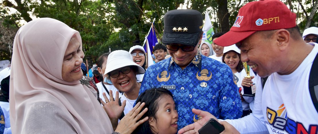 Penjabat Gubernur Sulsel, Prof Zudan Arif Fakrulloh, secara resmi membuka Olimpiade Olahraga Siswa Nasional (O2SN) Tingkat Provinsi Sulsel, di Halaman Rumah Jabatan Gubernur, Rabu, 19 Juni 2024.