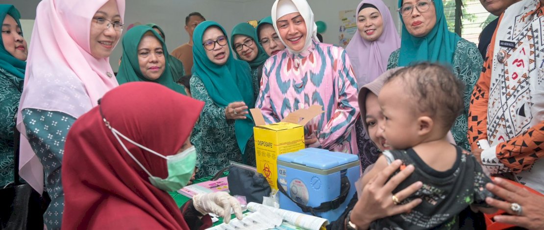 Ketua TP PKK Kota Makassar Indira Yusuf Ismail kembali meninjau dua posyandu yang terletak di Kecamatan Mariso dan Mamajang, pada Kamis, 20 Juni 2024. Ketua TP PKK Kota Makassar Indira Yusuf Ismail kembali meninjau dua posyandu yang terletak di Kecamatan Mariso dan Mamajang, pada Kamis, 20 Juni 2024.