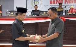 Wabup Saiful Arif Serahkan Ranperda Pertanggungjawaban Pelaksanaan APBD 2023 di Paripurna DPRD Selayar